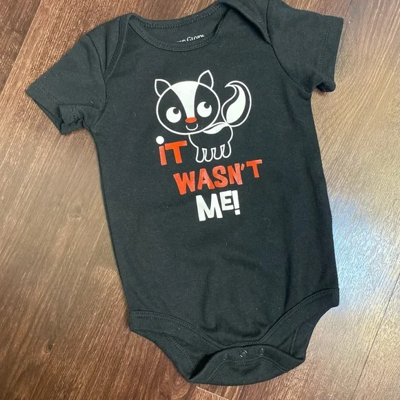 🦕 🦨2- Piece Boy’s Onesie Bundle